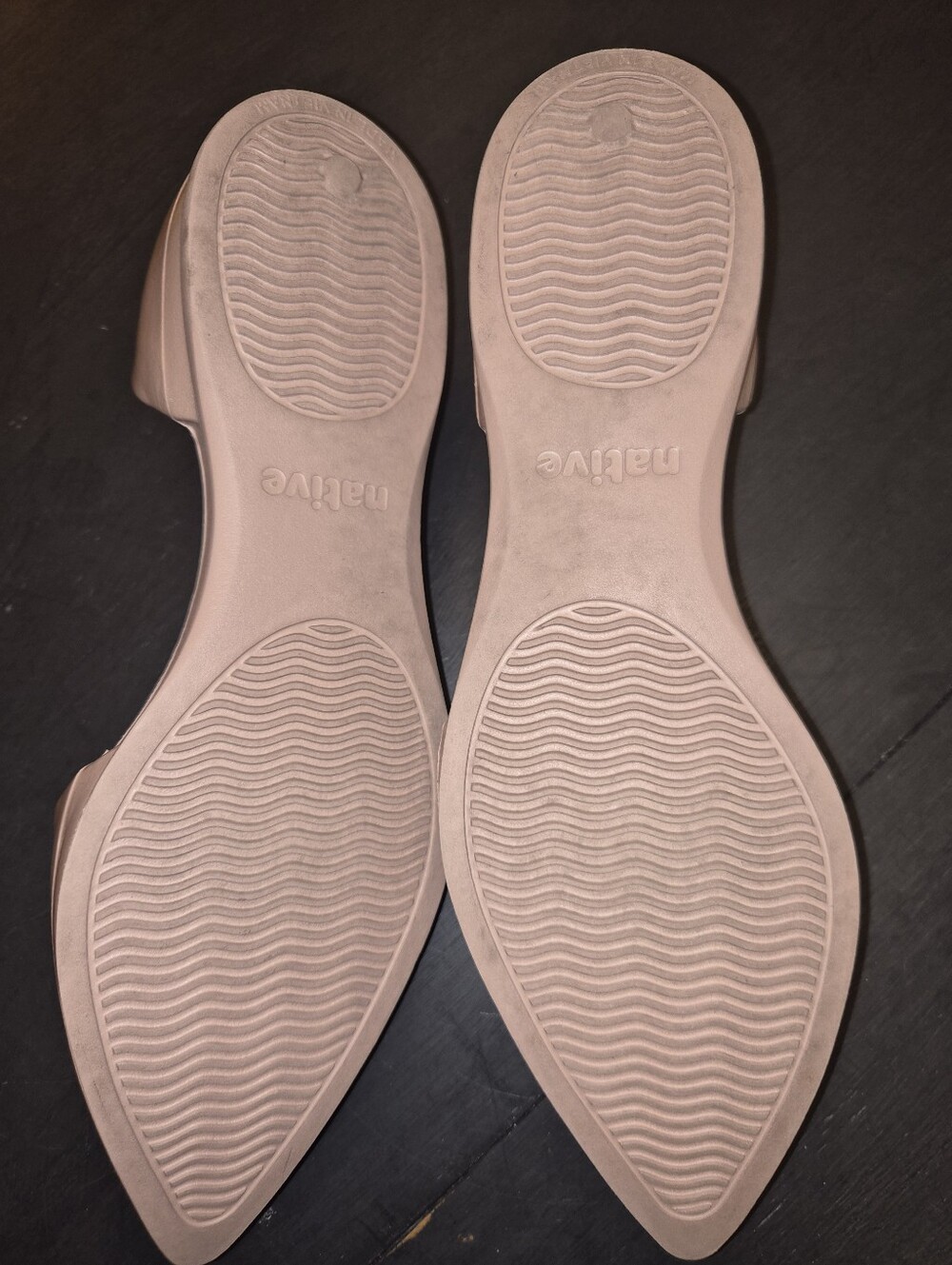 Women’s Pointed Native Flats - Picture 2 of 5